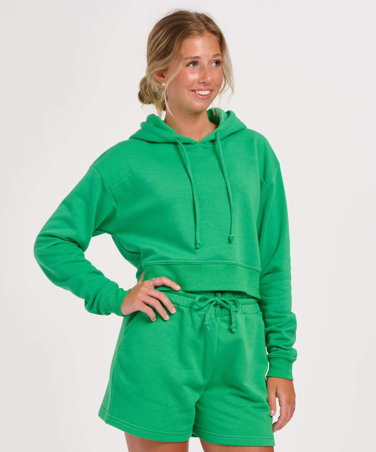 Women's Fleece Cropped Hoodie – Cropped Pullover Fleece Hooded Sweatshirt in Shamrock