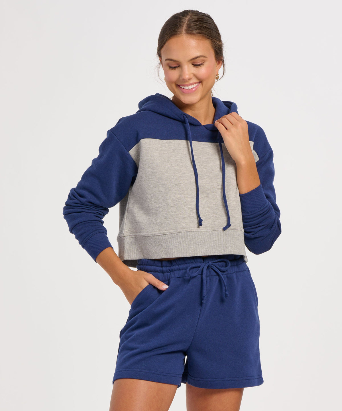 Women's Fleece Cropped Hoodie – Cropped Pullover Fleece Hooded Sweatshirt in Navy Oxford Hth